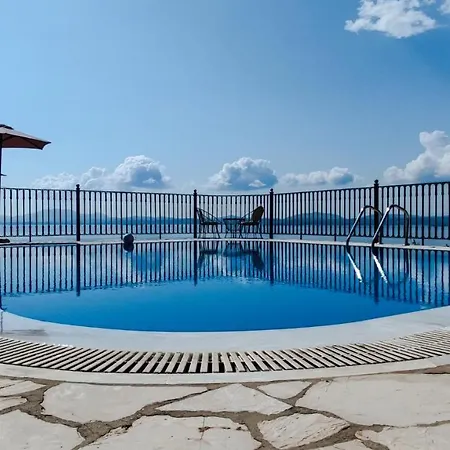 Elpida Villa Katávolos